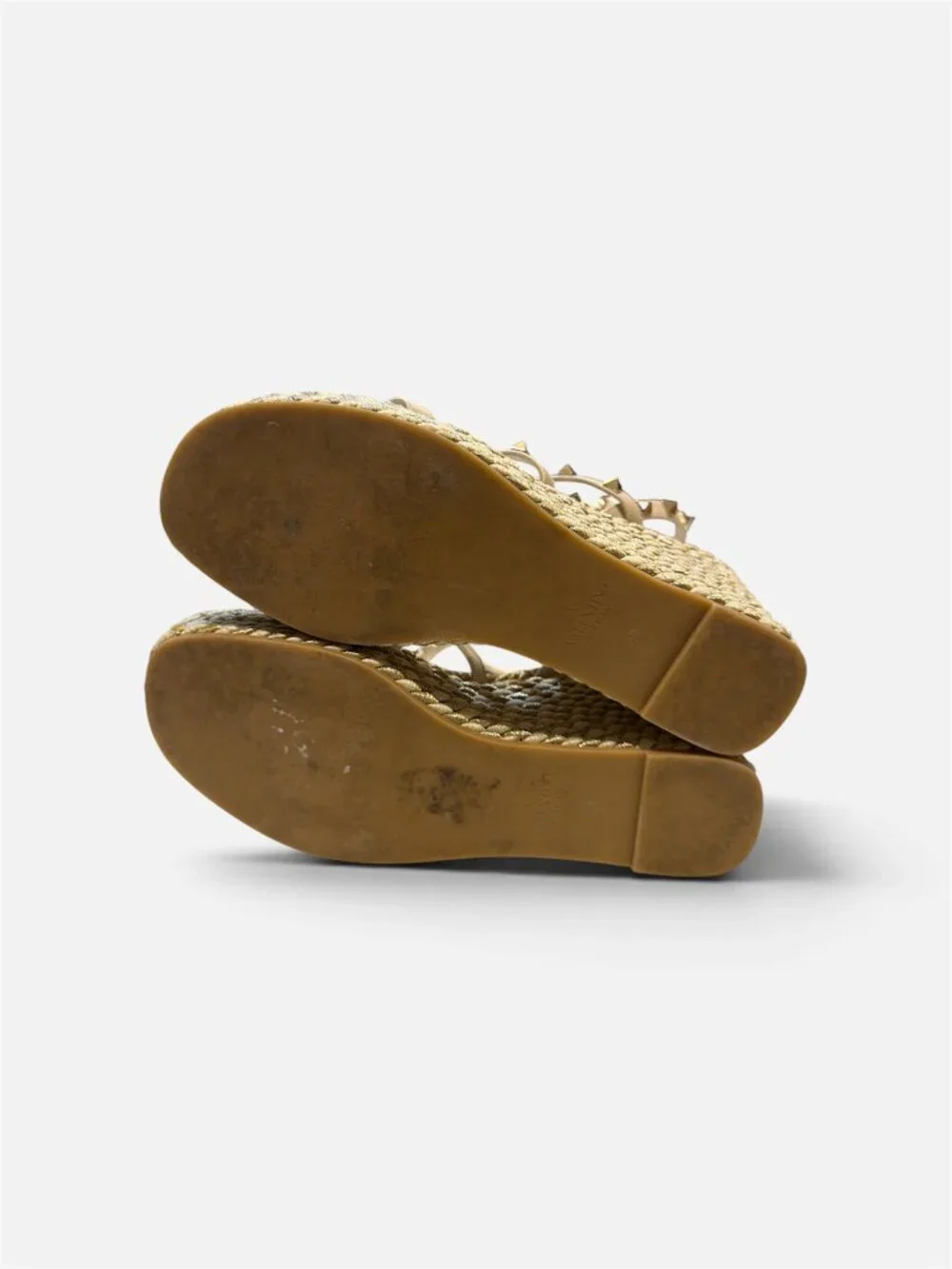 Rockstud Calfskin Wedge Sandal With Straps 95 Mm Gold/Cream  40 EU